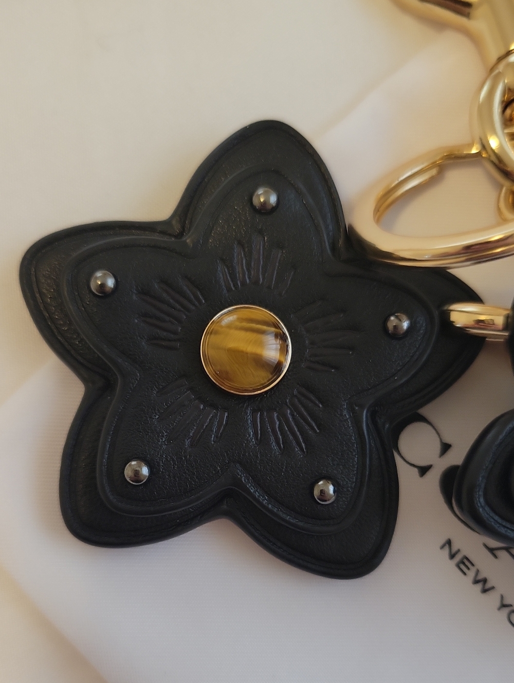NWOT Coach Flower motif keychain/ bag charm - Picture 8 of 10